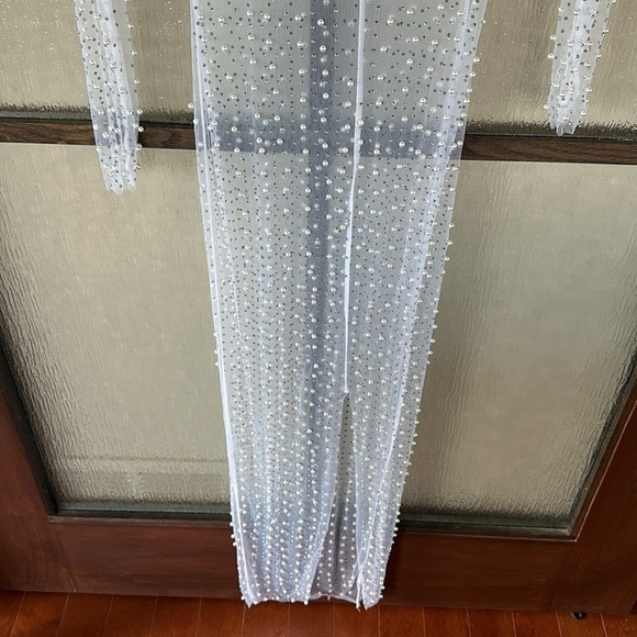 Champagne Nights Mesh Dress Revolve
Beach Bunny size small, New with Tags - Picture 10 of 13